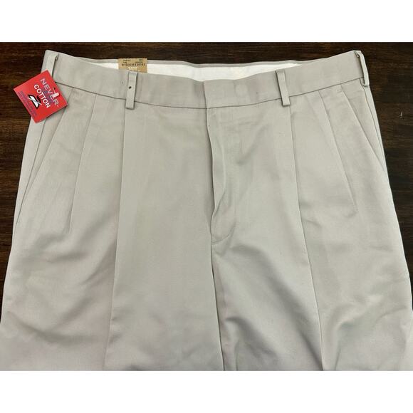 NWT DOCKERS PREMIUM MEN'S PANTS NEVER-IRON COTTON KHAKI RELAXED PLEATED 34 X 30 - Picture 1 of 5